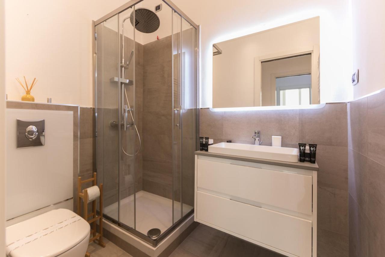 Hemeras Boutique Homes - Design Apartments In Milan Center Luaran gambar